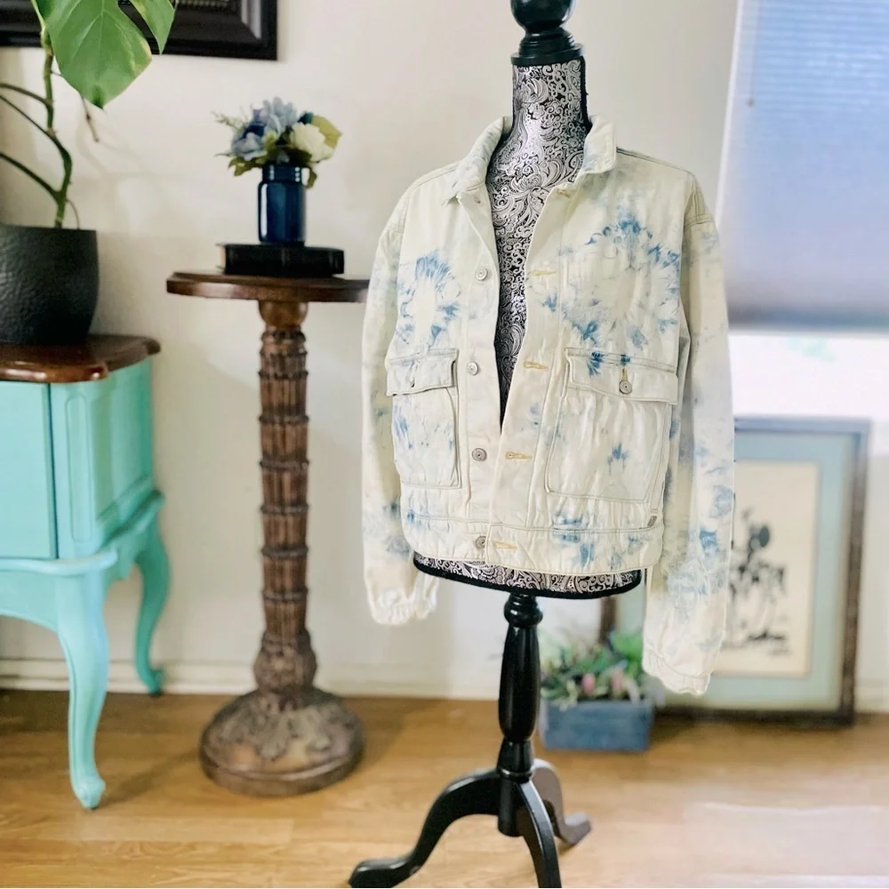LuLaRoe Kenny Tie Dye Soft Denim Jacket Size L